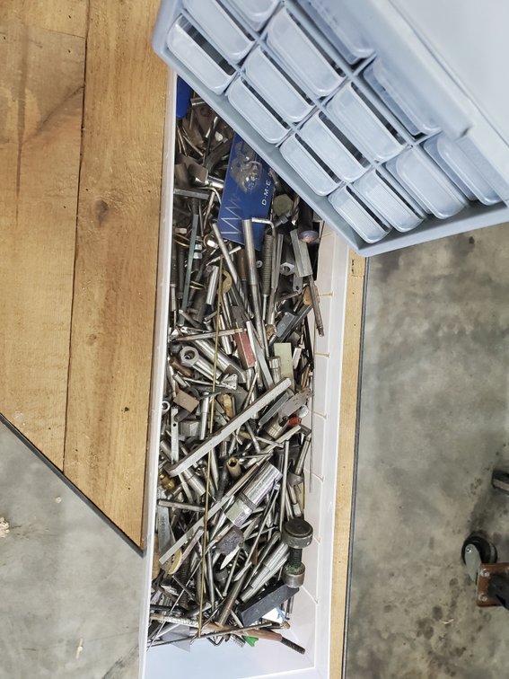 Lot 198: Tooling and organizer