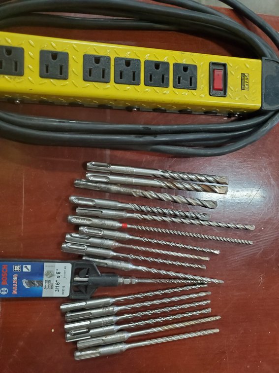 Lot 75: Sds bits and power strip