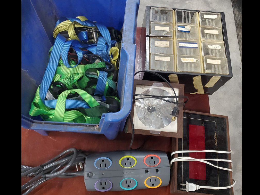 Lot 178: Ratchet straps,power strip, clock and misc