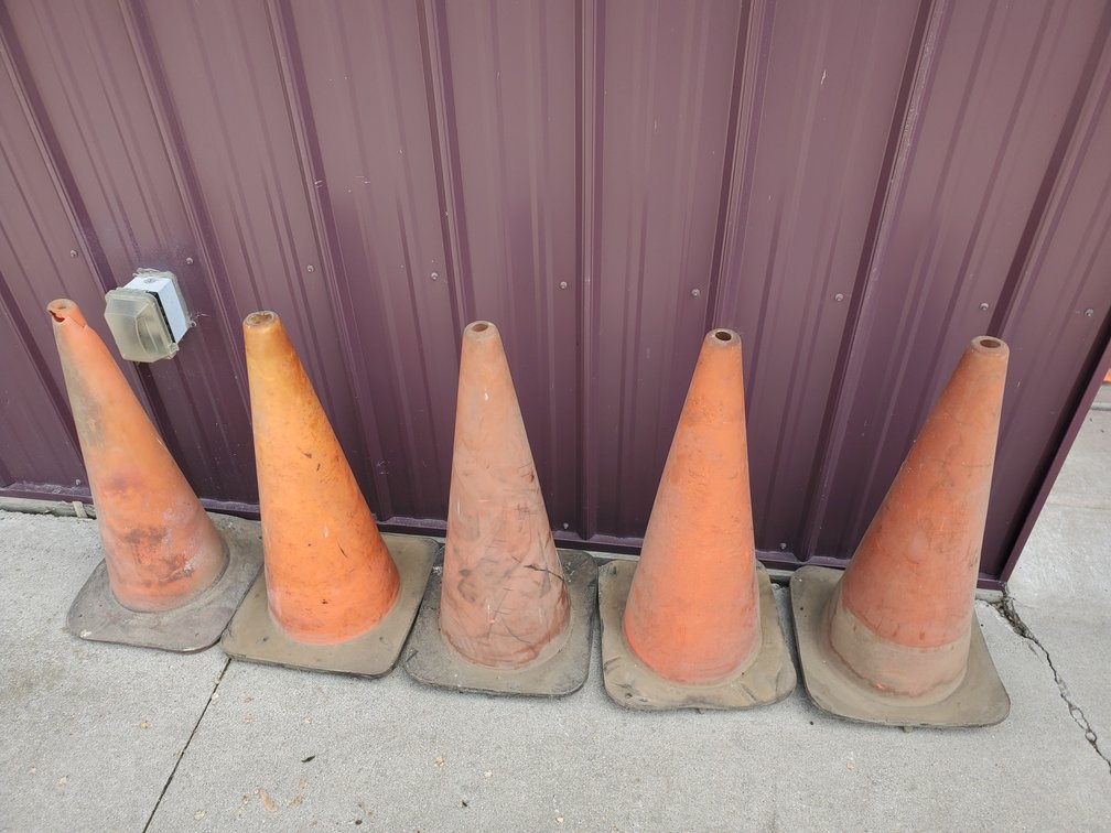 Lot 182: Safety cones
