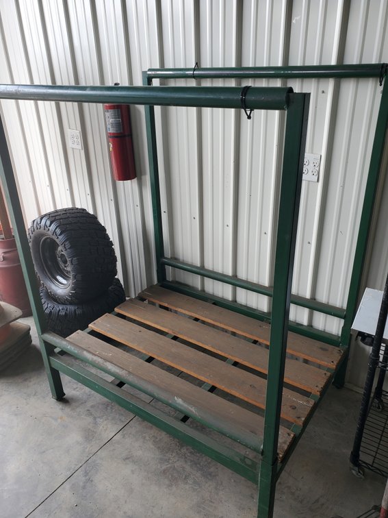 Lot 143: Stackable racking