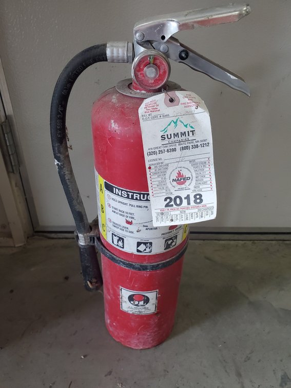 Lot 23: Fire extinguisher