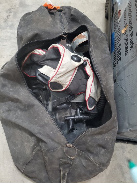 Lot 118: Diving gear