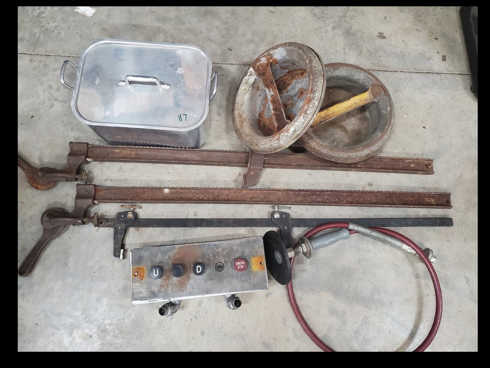 Lot 117: Antique bar clamps and misc items