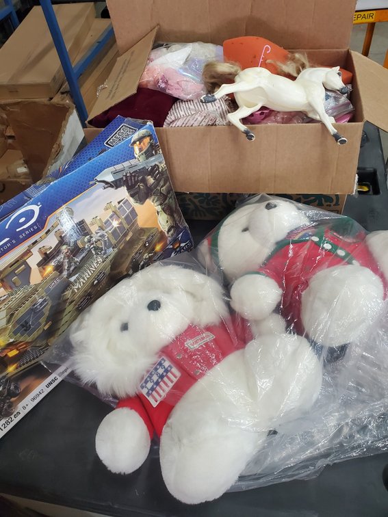 Lot 209: Kids toys and santabears