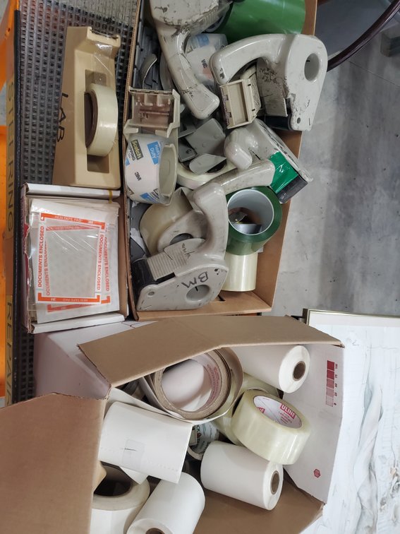 Lot 216: Packaging supplies