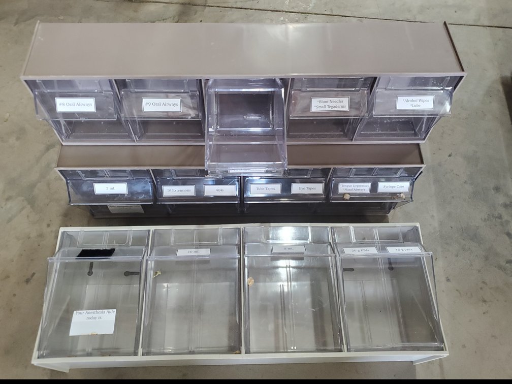 Lot 145: Plastic organizers