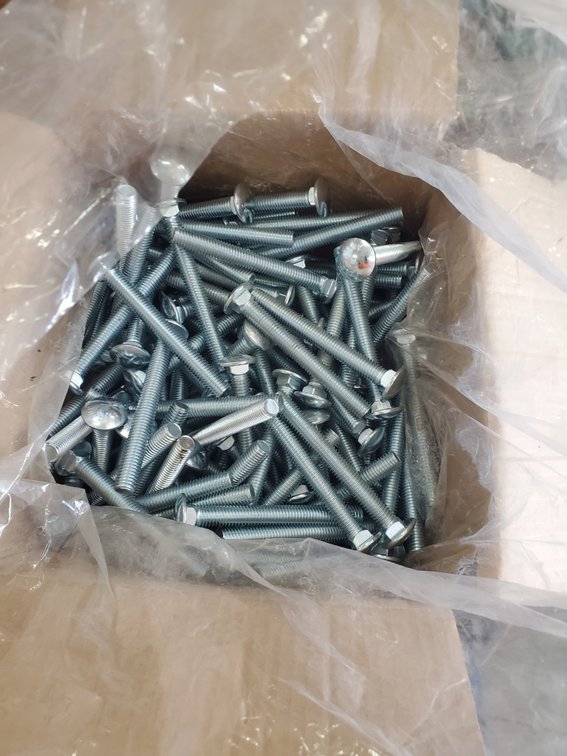 Lot 147: Near full box of new carriage bolts