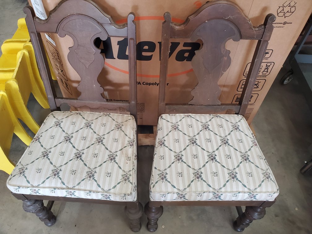 Lot 225: 2 antique chairs