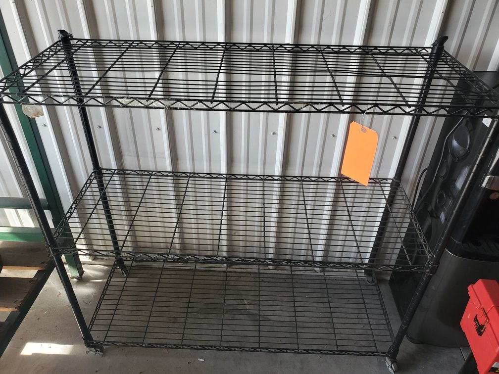 Lot 14: Mobile metro rack