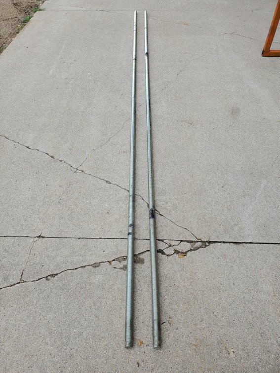 Lot 165: 1 inch threaded rod