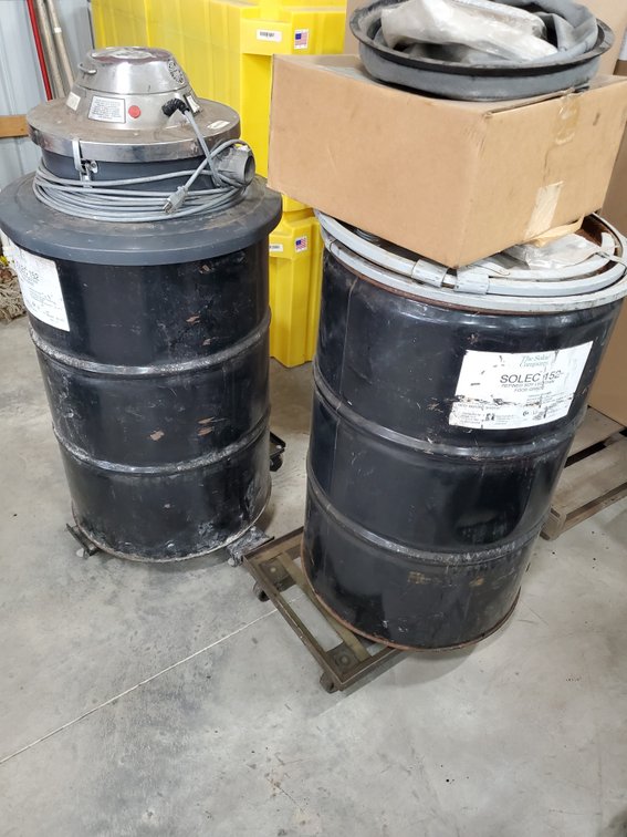 Lot 98: Minuteman 105 industrial vacuum