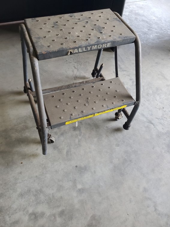 Lot 251: Ballymore rolling 2 step ladder