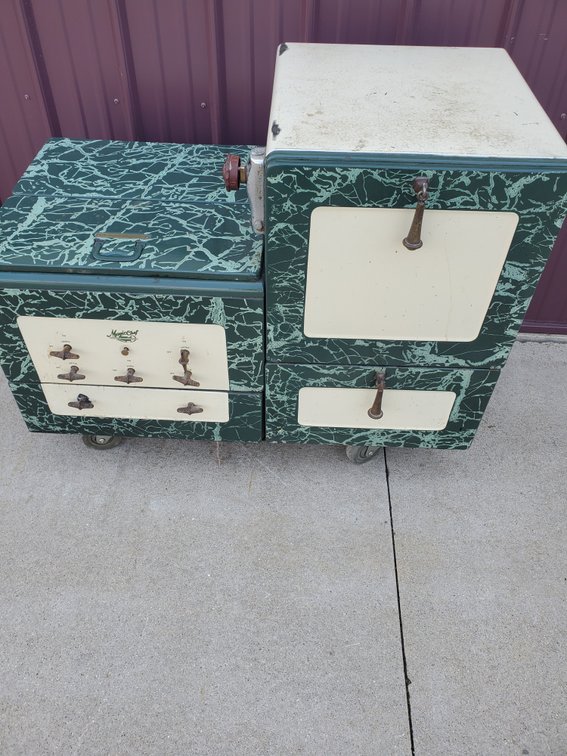 Lot 150: Magic Chef Antique oven