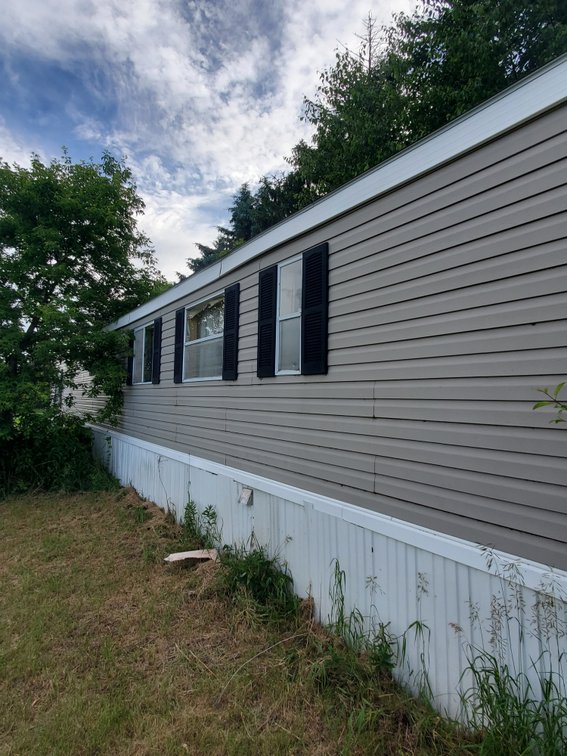 Lot 50: 1992 Marshfield Mobile Trailer Home