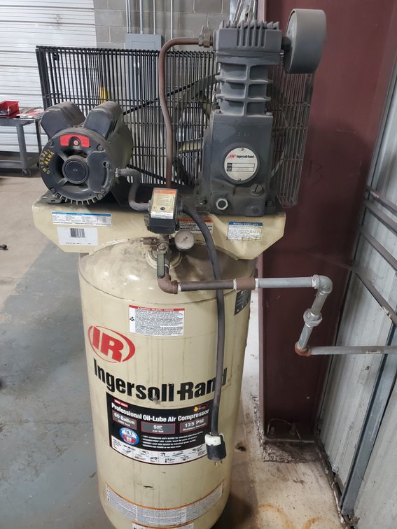 Lot 45: Ingersoll rand 60 gallon air compressor