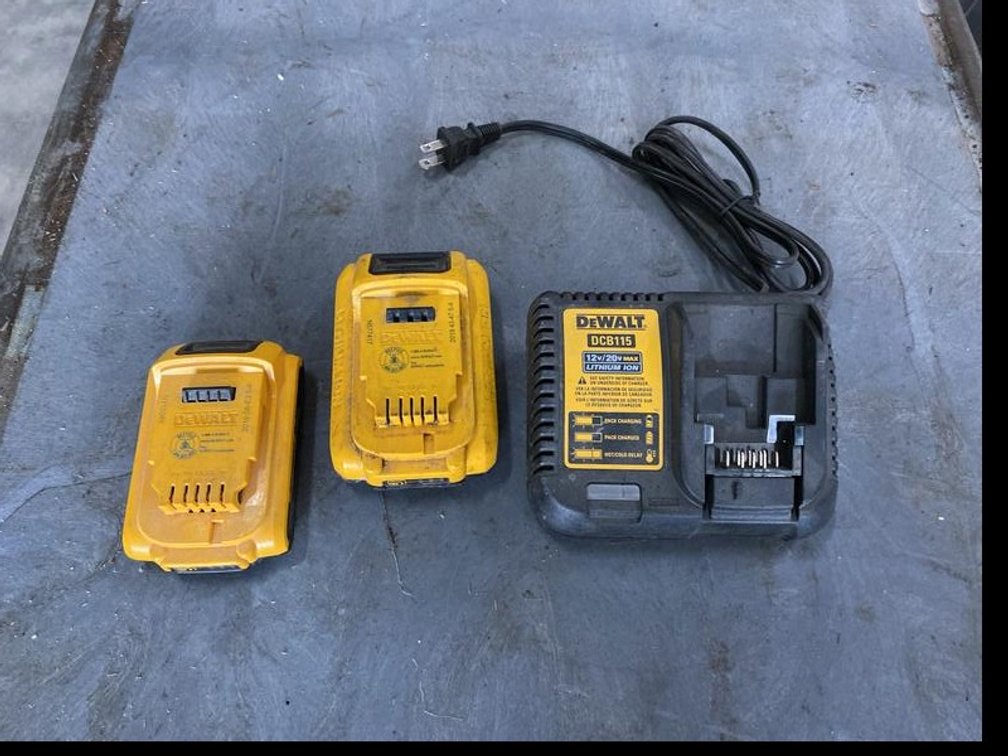 Lot 5B: DeWalt DCB115 Charger with 2 Batteries 12V/20V MAX Lithium Ion