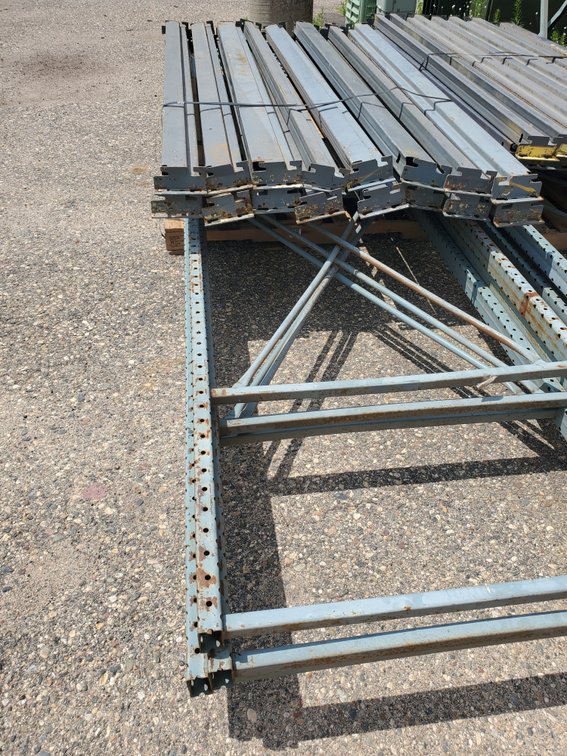 Lot 53a: Speed rack pallet racking