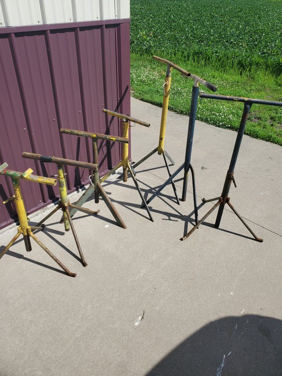 Lot 46: 7 metal adjustable stands