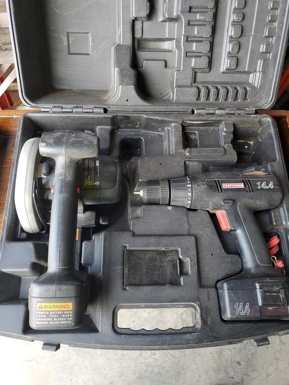 Lot 87: Craftsman 14.4V Cordless Drill and Circular Saw Set