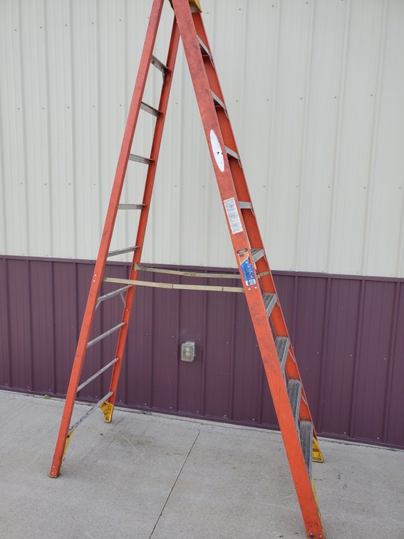 Lot 18: Werner 10ft step ladder
