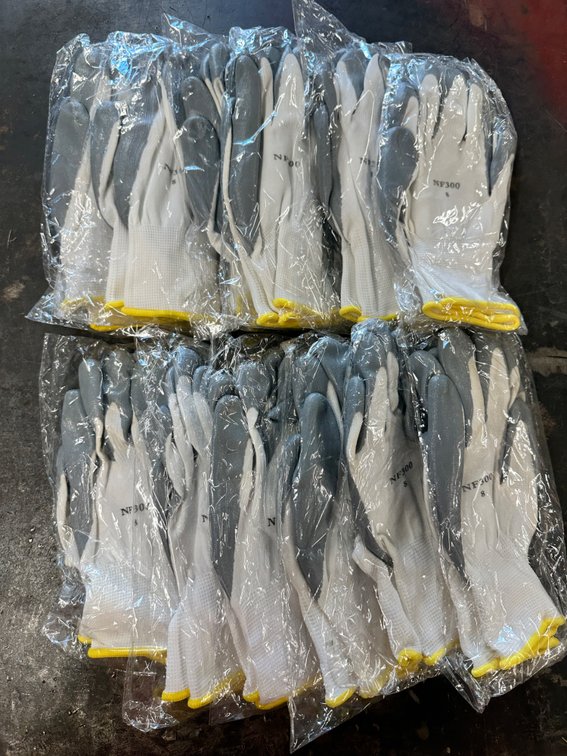Lot 93: 12-Pack Medium Poly Coated Gloves