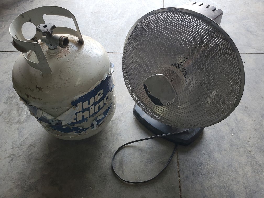 Lot 22: LP Tank and electric heater