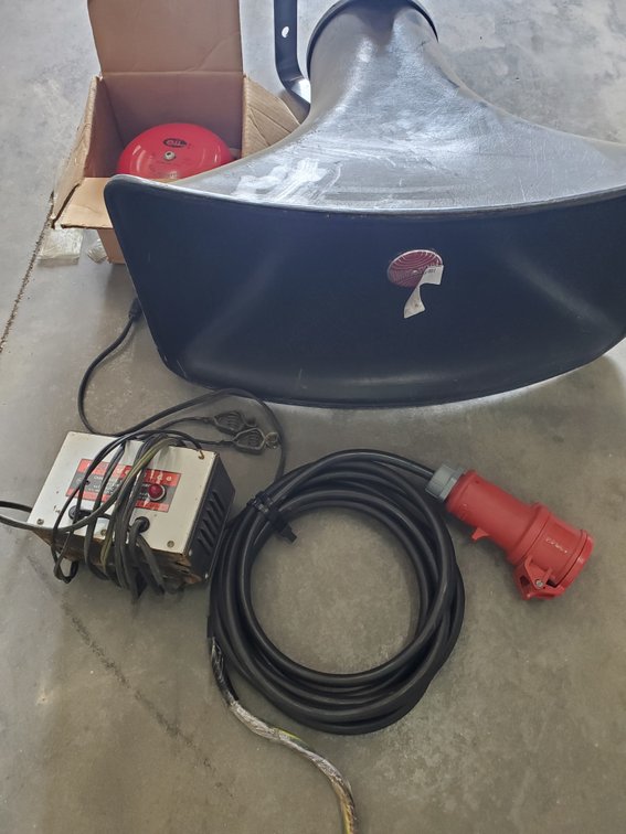 Lot 183: Battery charger,Speaker,alarm