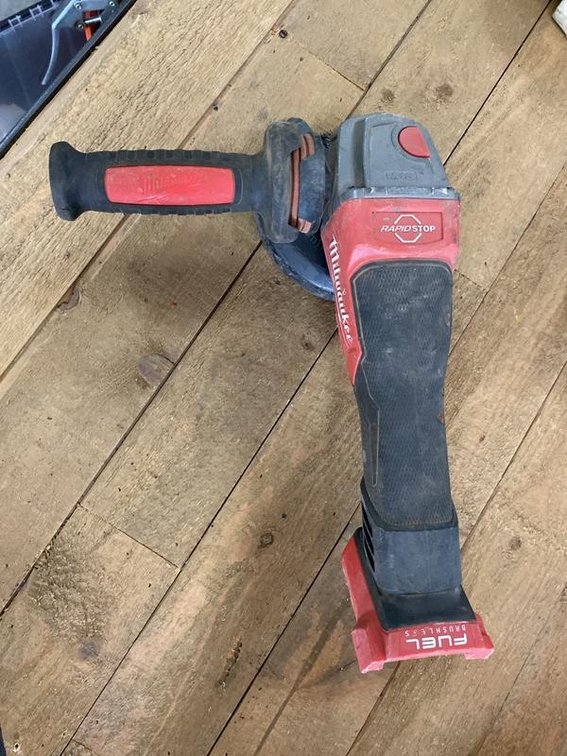 Lot 26B: Milwaukee 2880-20 4-1/2in/5in Angle Grinder