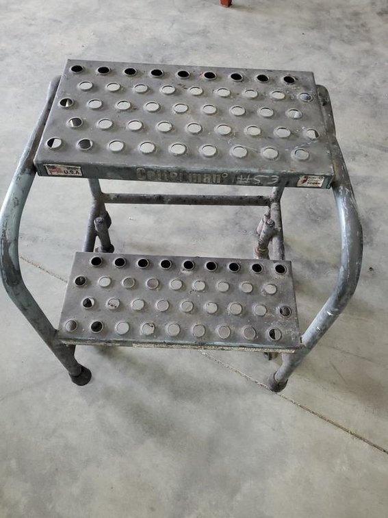 Lot 124: Coleman 2-Step Steel Work Stool Shop Platform Ladder