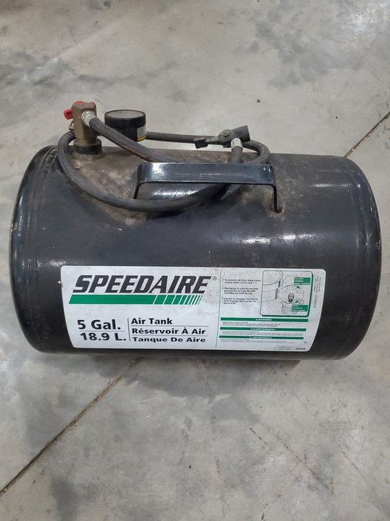 Lot 15: Speedaire 5 Gallon Portable Air Tank