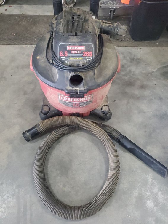 Lot 36: Craftsman 16 Gallon Wet Dry Shop Vacuum 6.5 HP w/ Hose Attachment