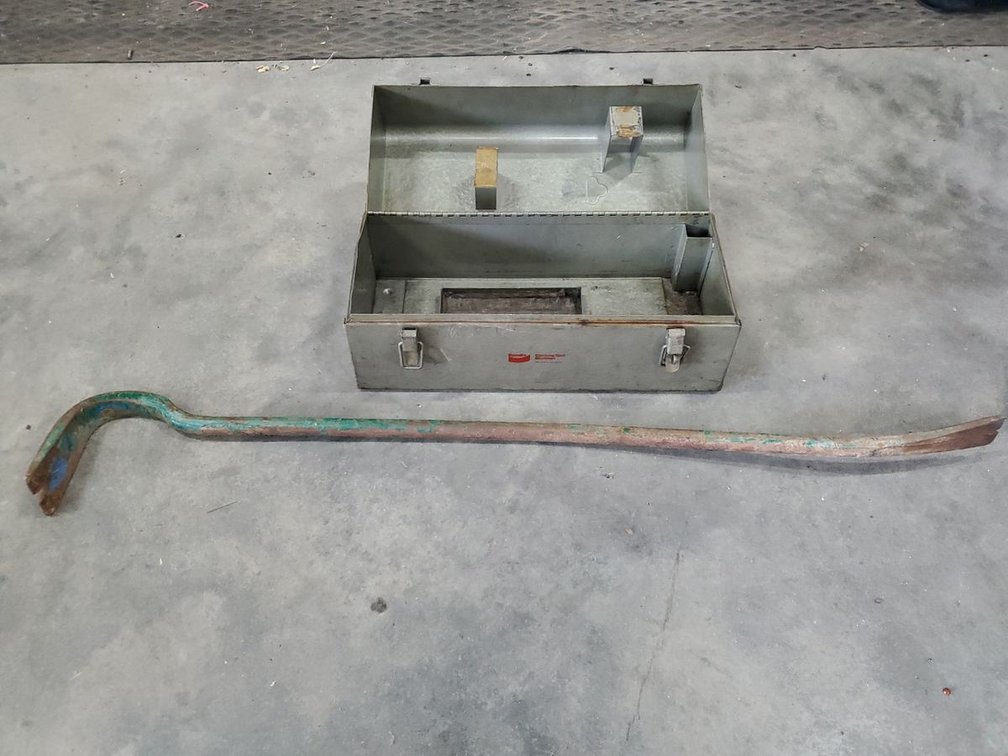 Lot 39: Vintage Metal Toolbox with Heavy Duty Pry Bar Crowbar Tool Lot