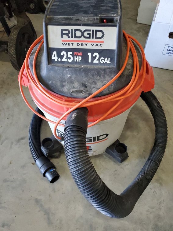 Lot 64: RIDGID 12 Gal Wet Dry Shop Vac 4.25 Peak HP Working No Filter