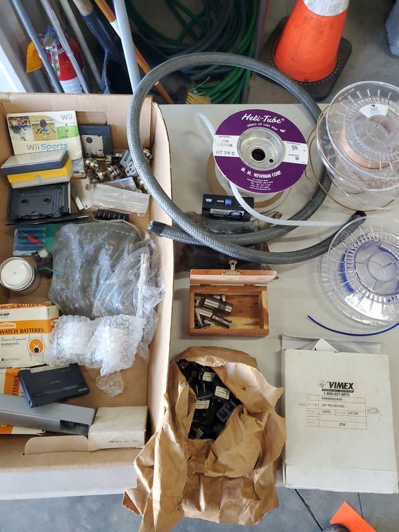 Lot 113: Assorted Electronics Hardware Surplus Lot Wii Sports VIMEX Heli-Tube