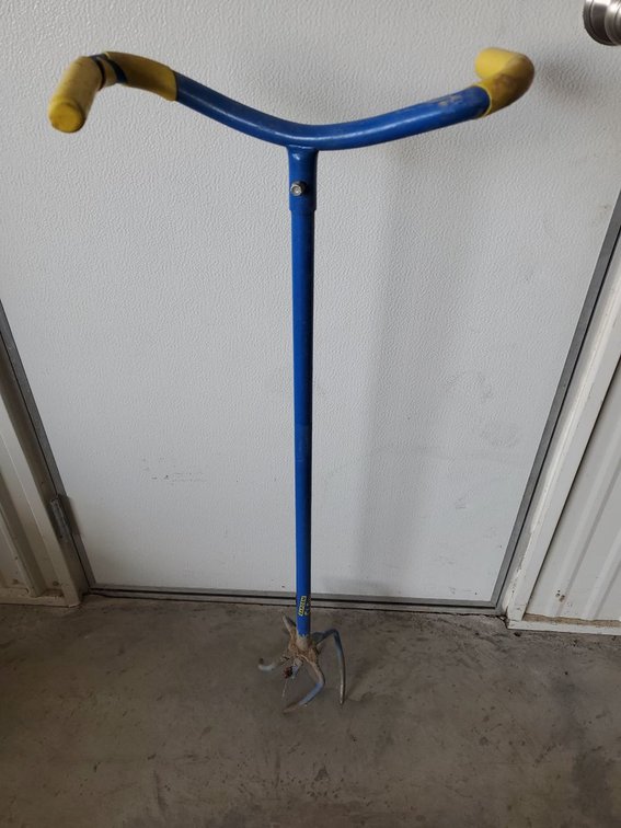 Lot 116: Garden Claw Manual Rotary Cultivator
