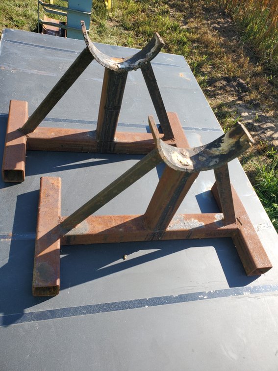 Lot 20: Pair of saddle stands