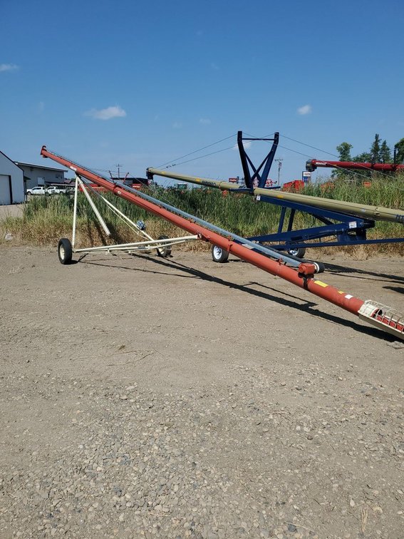 Lot 11: Farm King 856 Portable Grain Auger