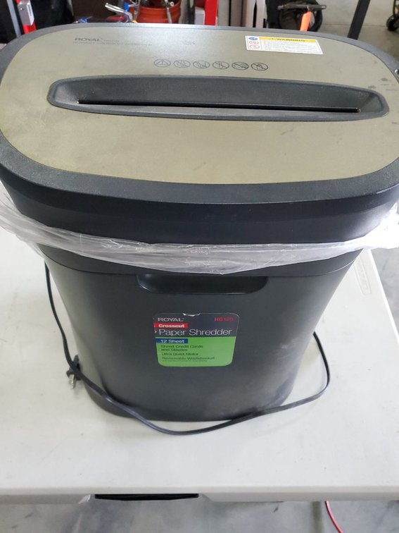 Lot 76: Royal HG120 12 Sheet Crosscut Paper Shredder on Casters Tested Works