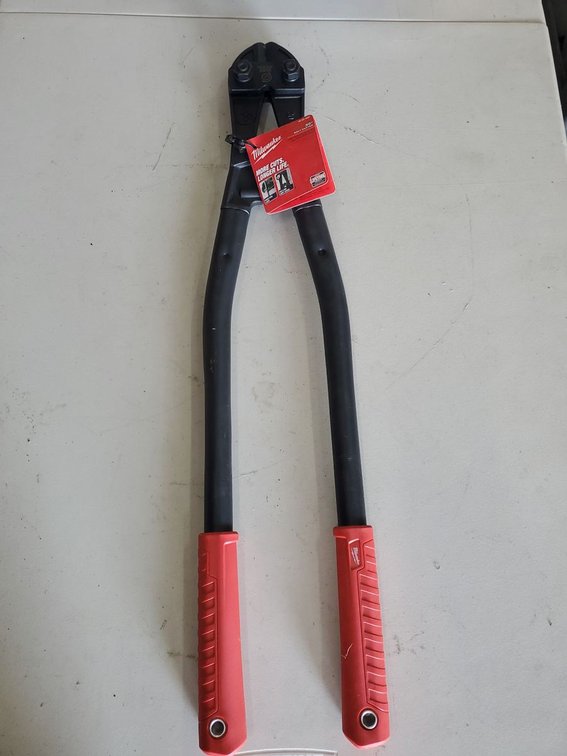 Lot 158: Milwaukee 30in Bolt Cutter 48-22-4031 Forged Steel With Tag