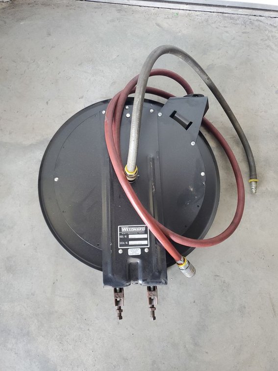 Lot 165: Westward 6NU34 Retractable Air Hose Reel Wall Mount Used