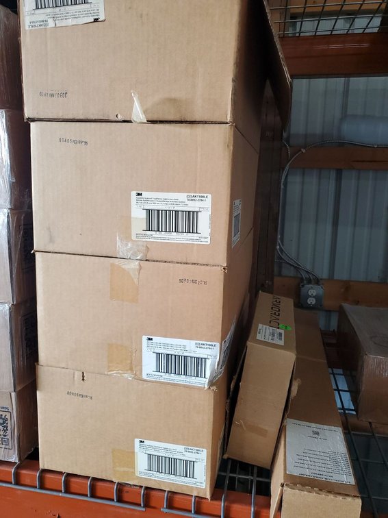 Lot 176: Set of 4 3M Adjustable Keyboard Trays AKT100LE New Open Box