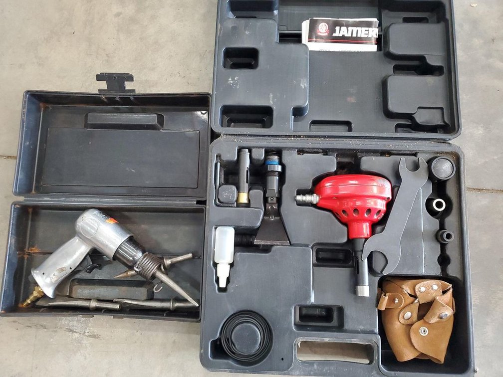Lot 186: Jamerco Air Hand Nailer Kit & Pneumatic Air Hammer Tool Lot Case