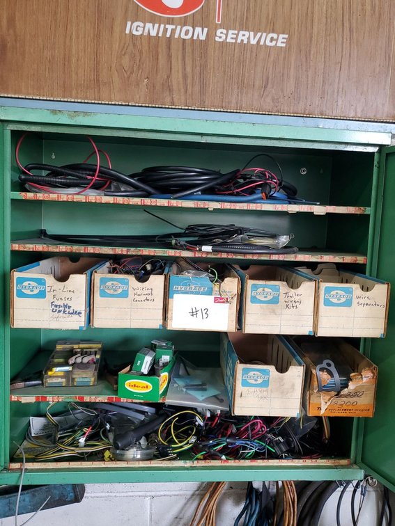 Lot 13: Mixed Automotive Wiring Harness & Electrical Parts Lot Hygrade Ideal