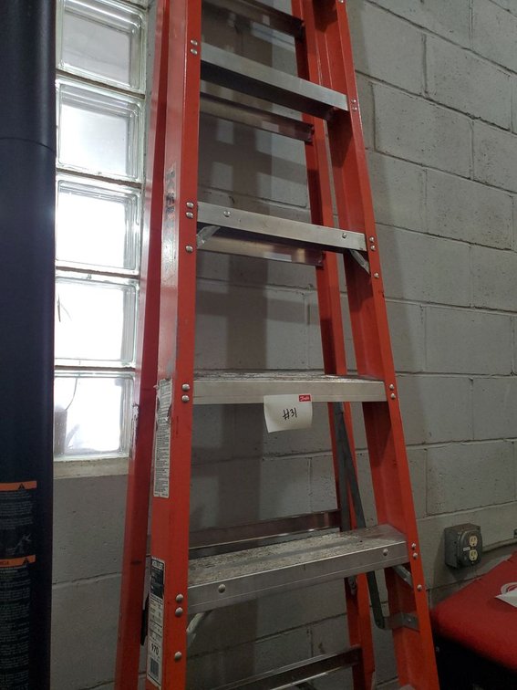 Lot 31: Keller 10 Ft Fiberglass Step Ladder Type IA 300 Lb