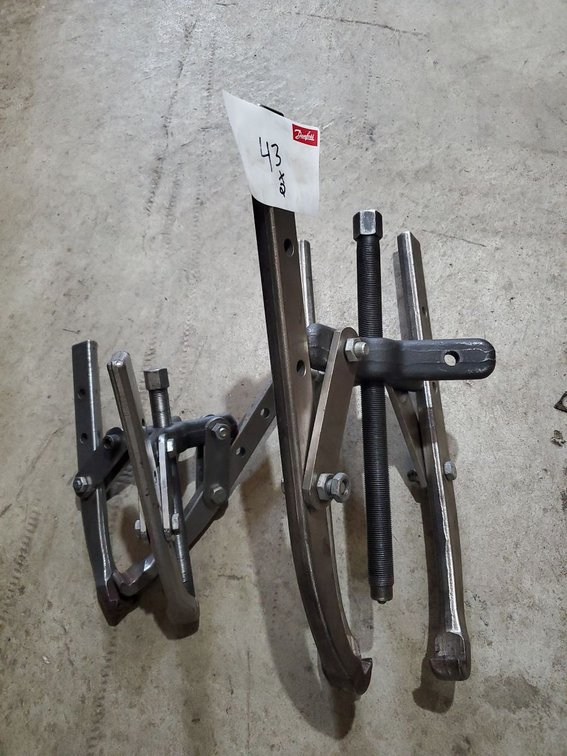 Lot 43: Pair of 2-Jaw Gear Bearing Pullers Large & Small Steel Tools