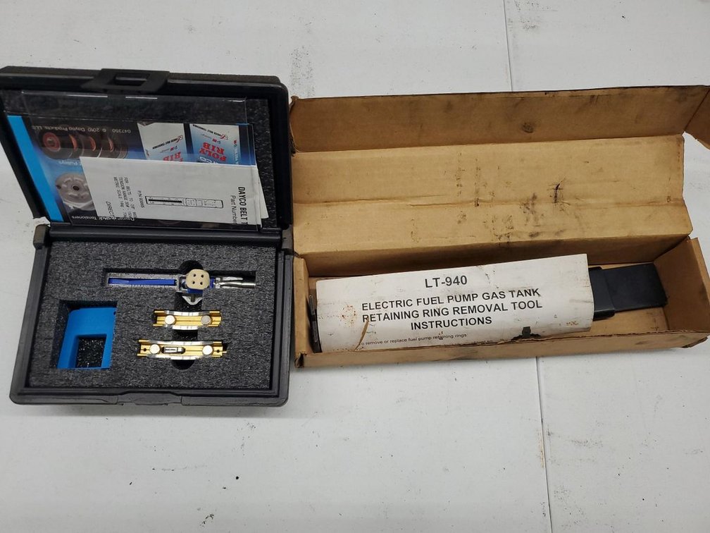 Lot 93: Dayco Belt Tension Gauge Kit & LT-940 Fuel Pump Ring Tool