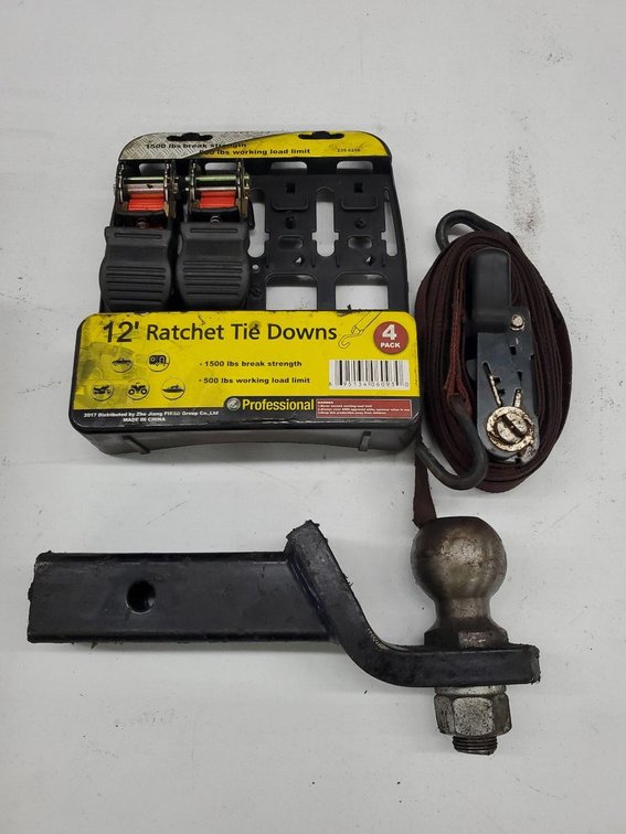 Lot 92: Curt Trailer Hitch Ball Mount & Ratchet Tie Down Straps Lot