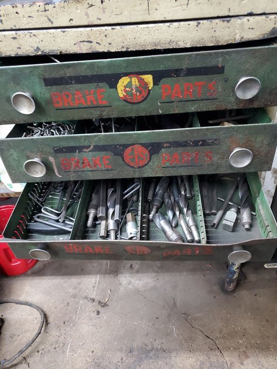 Lot 95: Assorted Machinist Tooling & Drill Bit Lot in Vintage Metal Drawers