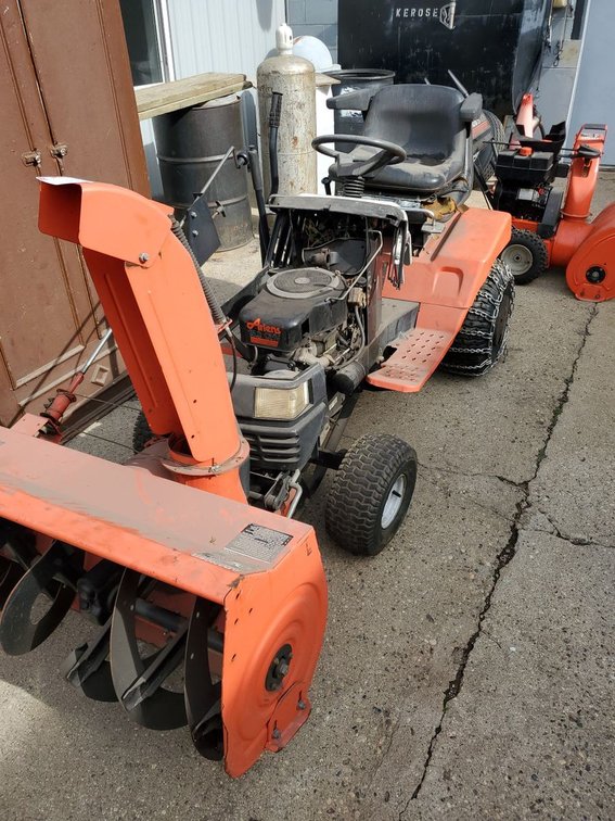 Lot 102F: Ariens Riding Lawn Tractor w/ Snowblower Attachment Parts Repair